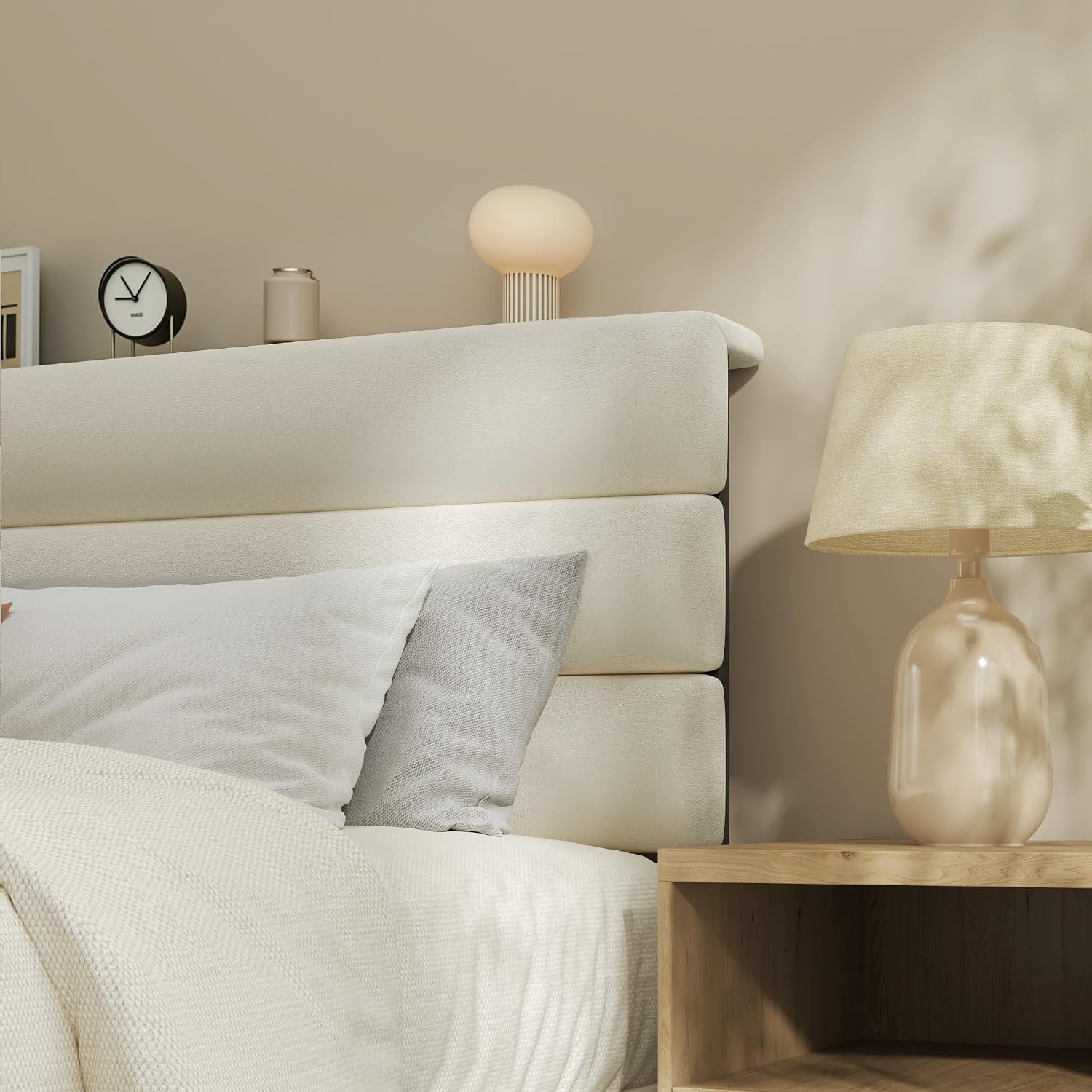 クイーンサイズのプラットフォームベッドフレーム、ベルベット張 - Canopy Bed Frame Metal Queen のレビューと価格