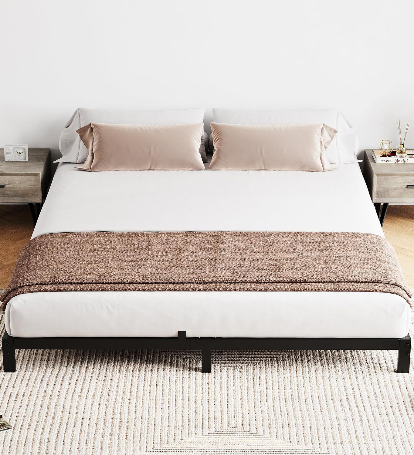 6インチの頑丈な金属製クイーンベッドフレーム、ベッド下収納付 - Canopy Bed Frame Metal Queen のレビューと価格